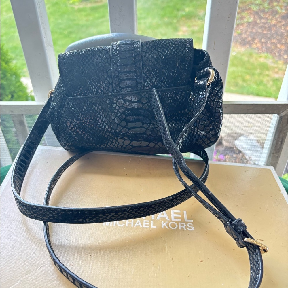 Michael Kors Charlton black patent leather crossbody handbag - Picture 9 of 12